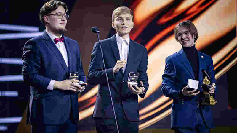 都在换取更 都在换取更